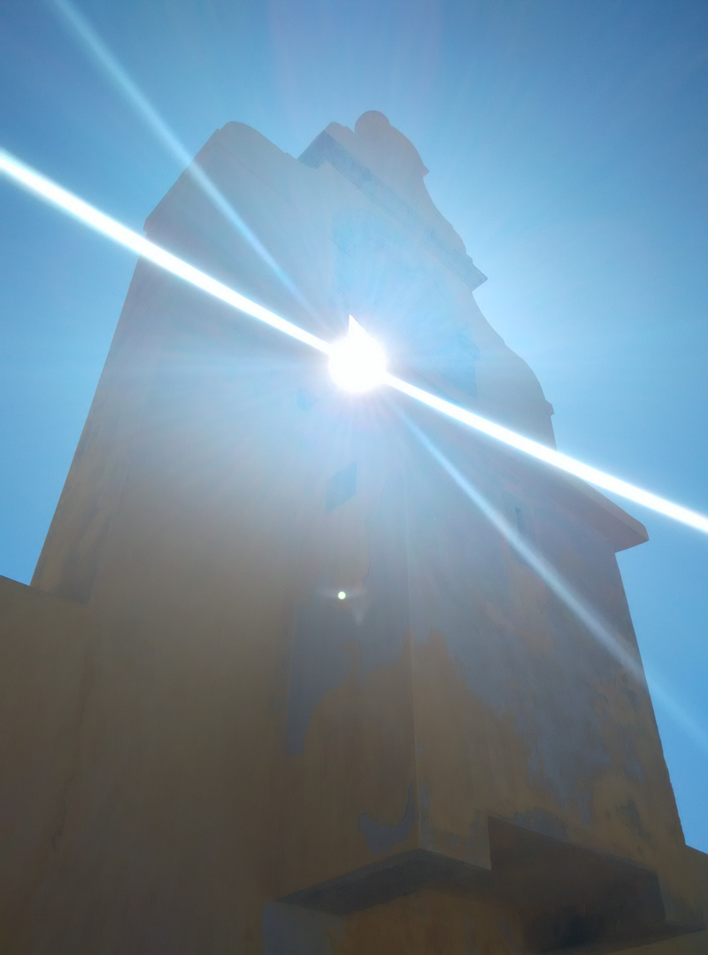 Illustration for article titled The Archer Files - Sunny Saturday in Peniche